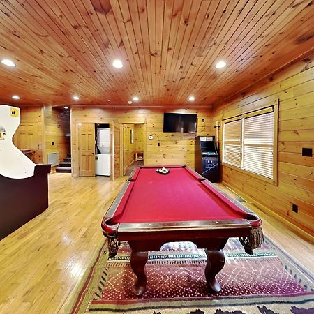 The Great Escape Ii, 5 Bedrooms, Sleeps 17, Game Room, Pool Access, Theater แกตลิงเบิร์ก ภายนอก รูปภาพ
