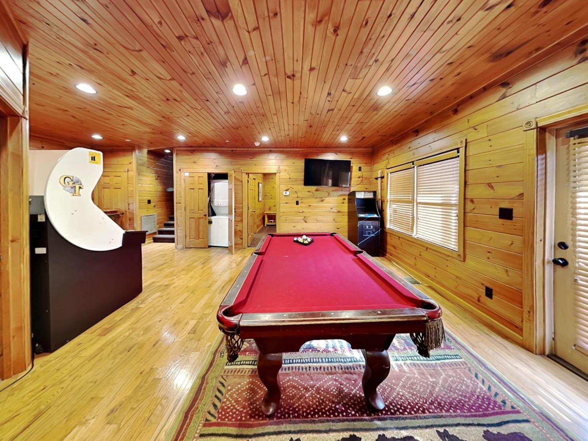 The Great Escape Ii, 5 Bedrooms, Sleeps 17, Game Room, Pool Access, Theater แกตลิงเบิร์ก ภายนอก รูปภาพ