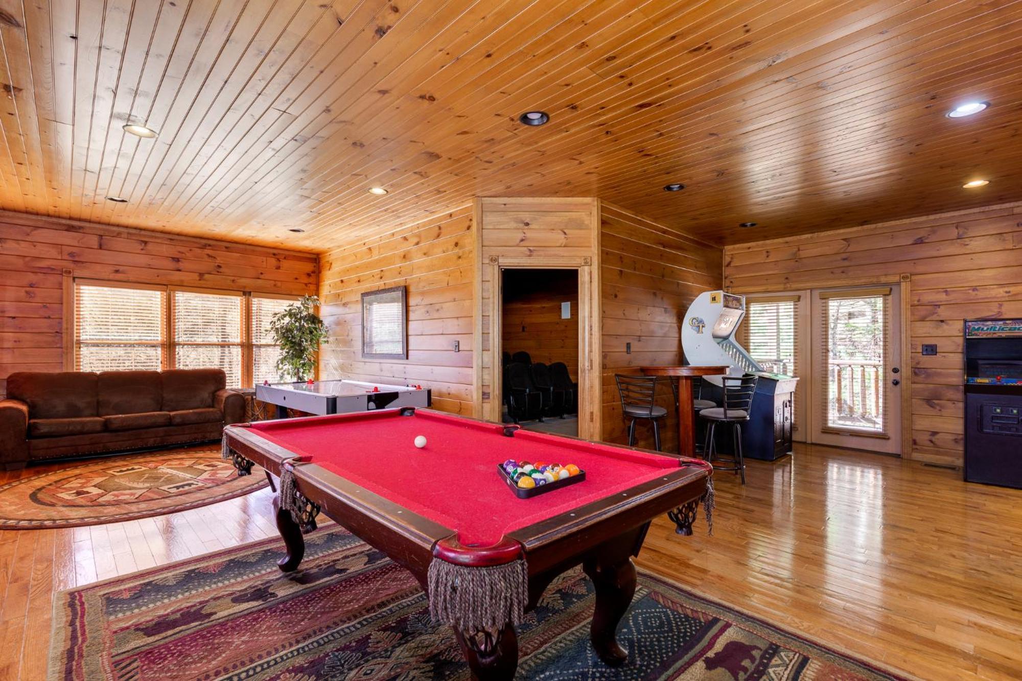 The Great Escape Ii, 5 Bedrooms, Sleeps 17, Game Room, Pool Access, Theater แกตลิงเบิร์ก ภายนอก รูปภาพ